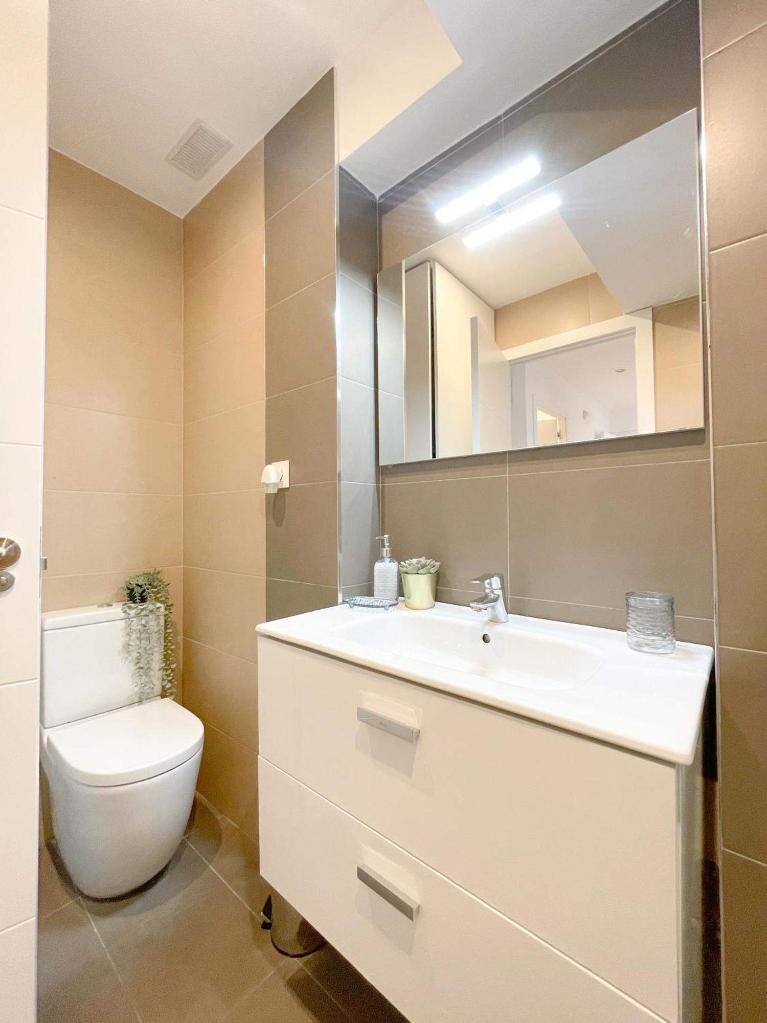 Moderno Apartamento Plz De La Merced Malaga Exterior photo