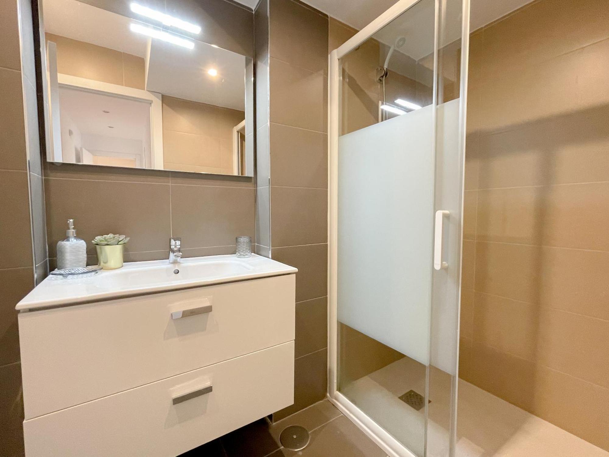 Moderno Apartamento Plz De La Merced Malaga Exterior photo